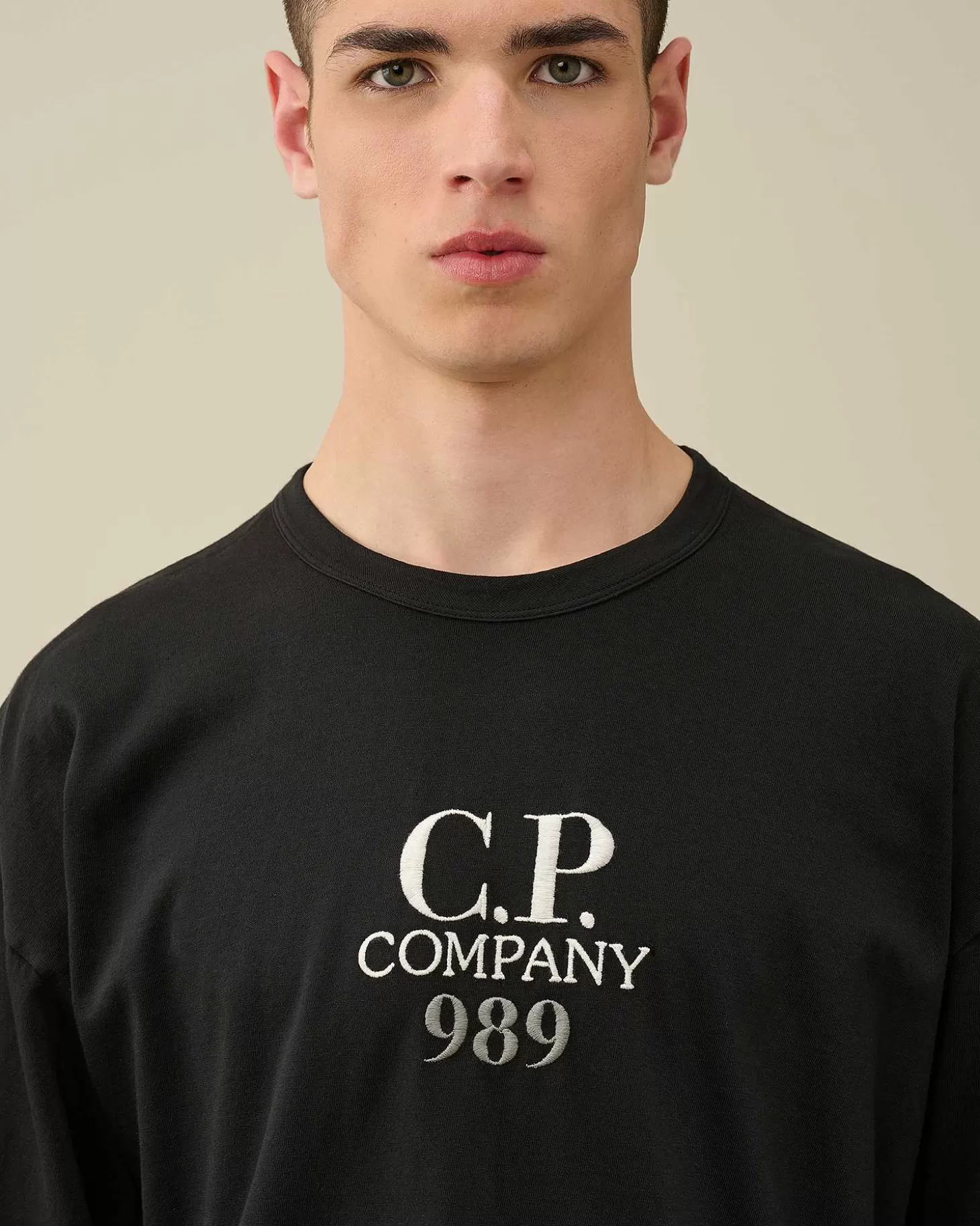 201_jersey_boxy_logo_tshirt_4-5.webp Homme C.P. Company T-Shirts Et Polos^20/1 Jersey Boxy Logo T-Shirt