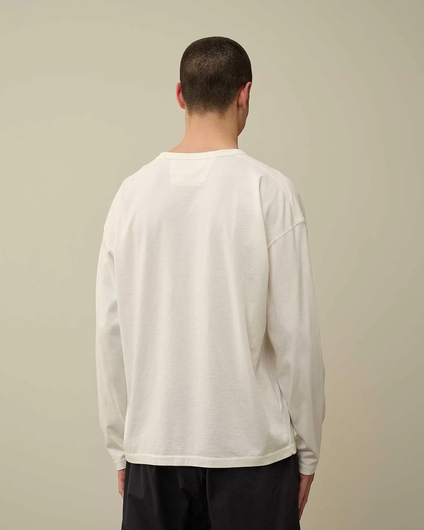 201_jersey_boxy_long_sleeved_tshirt_3-2.webp Homme C.P. Company T-Shirts Et Polos^20/1 Jersey Boxy Long Sleeved T-Shirt