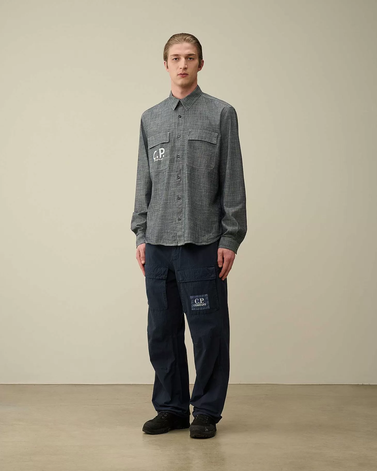chambray_long_sleeved_logo_shirt_6.webp Homme C.P. Company Chemises^Chambray Long Sleeved Logo Shirt