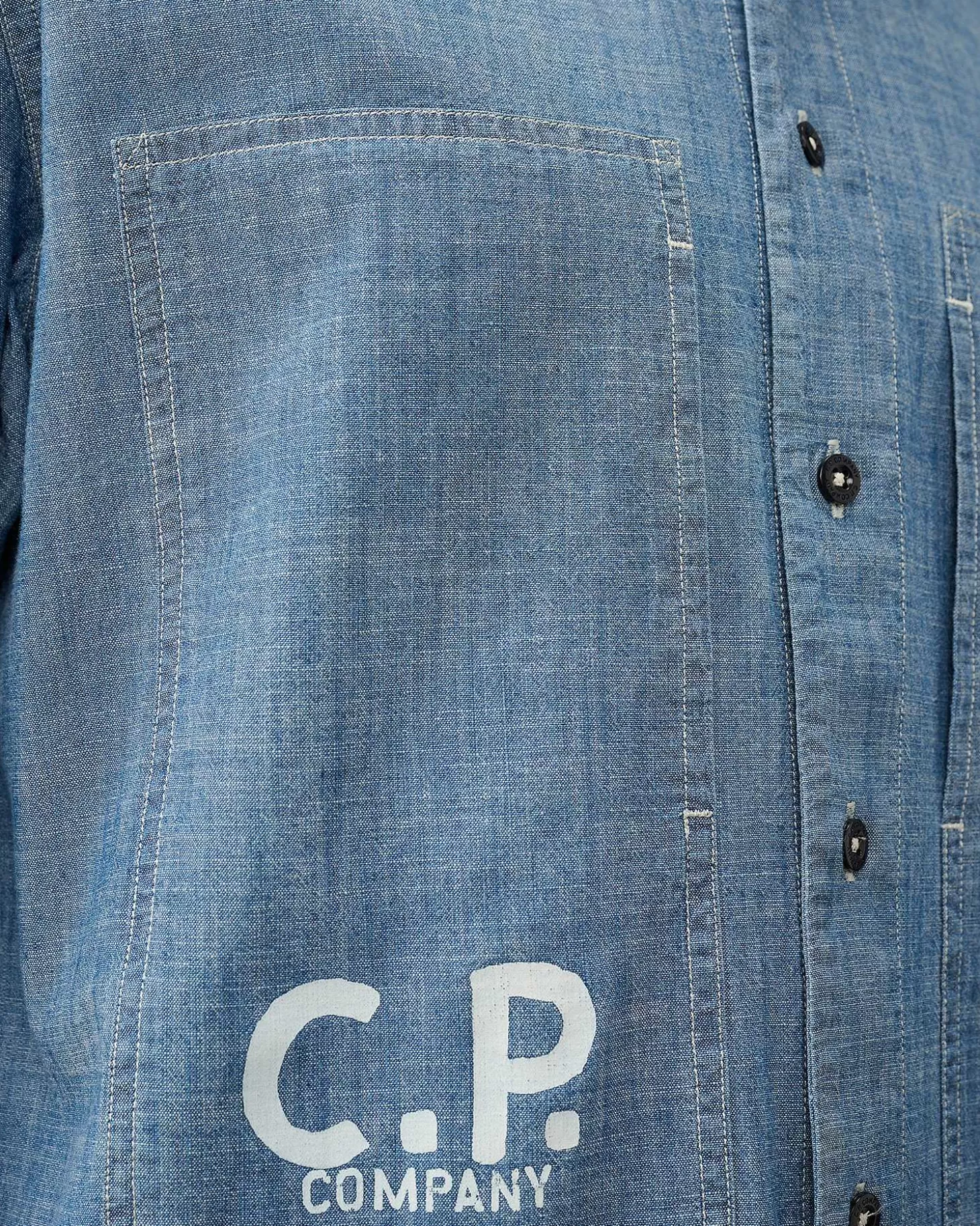 chambray_short_sleeved_logo_shirt_4.webp Homme C.P. Company Chemises^Chambray Short Sleeved Logo Shirt