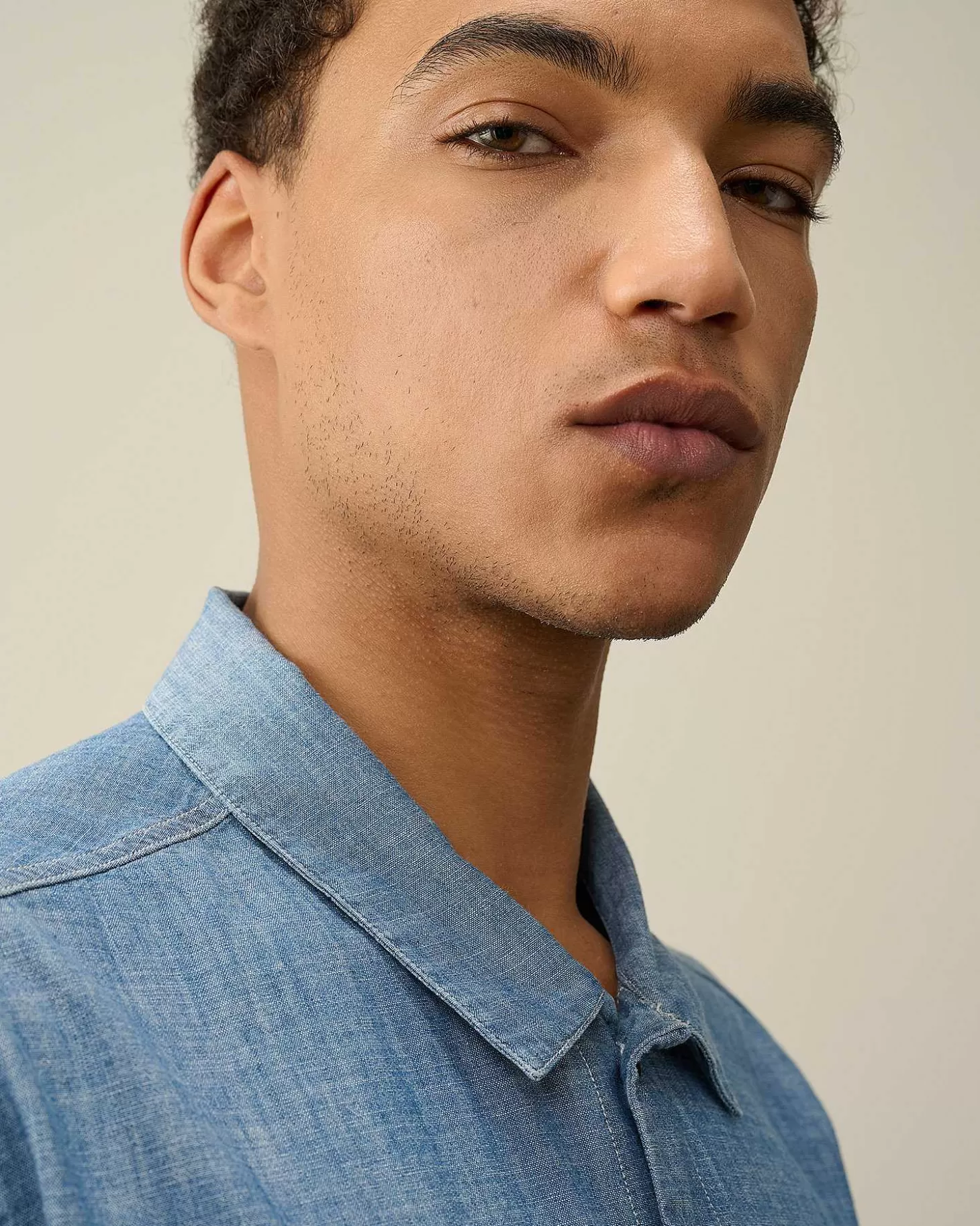 chambray_short_sleeved_logo_shirt_5.webp Homme C.P. Company Chemises^Chambray Short Sleeved Logo Shirt