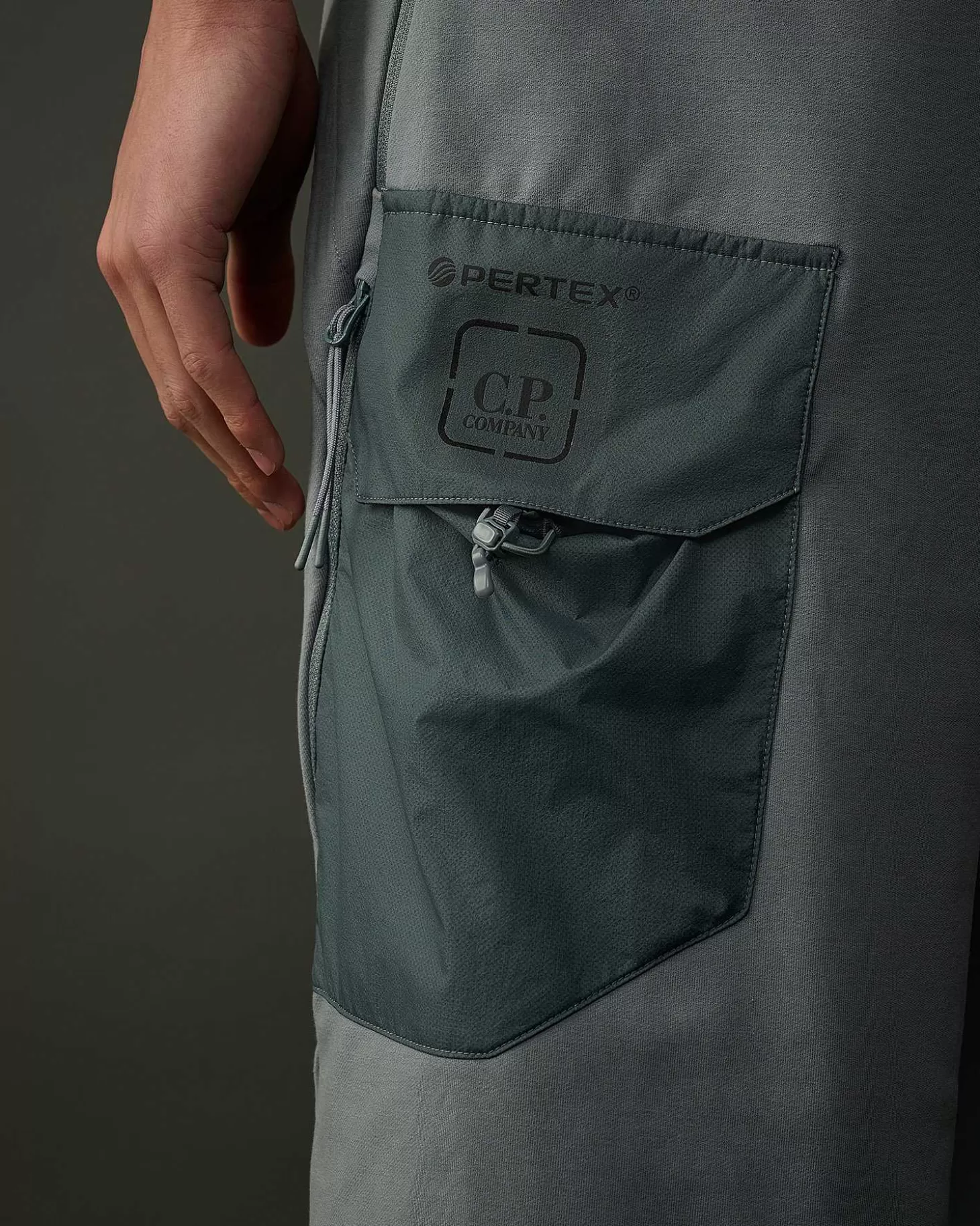 metropolis_series_stretch_fleece_mixed_cargo_shorts_4.webp Homme C.P. Company Metropolis Series^Metropolis Series Stretch Fleece Mixed Cargo Shorts