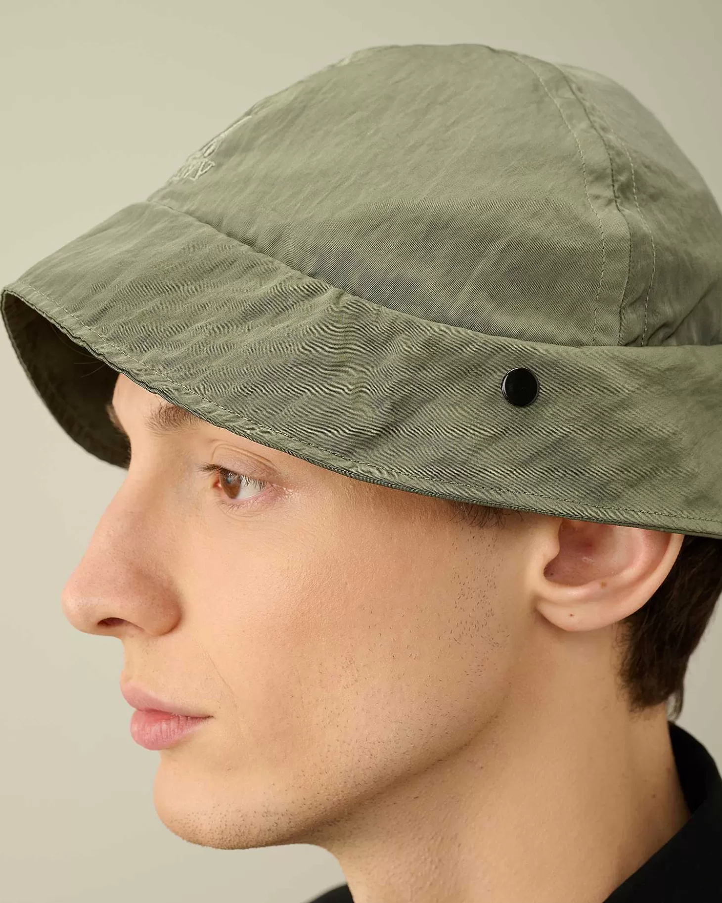 nylon_b_neck_flap_bucket_hat_4-2.webp Homme C.P. Company Chapeaux^Nylon B Neck Flap Bucket Hat