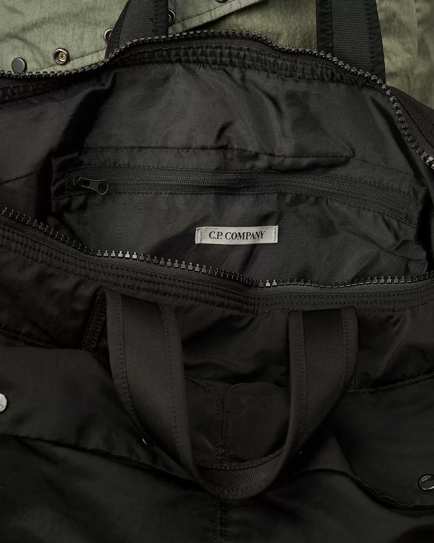 nylon_b_tote_bag_3-2.webp Homme C.P. Company Sacs À Dos Et Sacs Banane^Nylon B Tote Bag