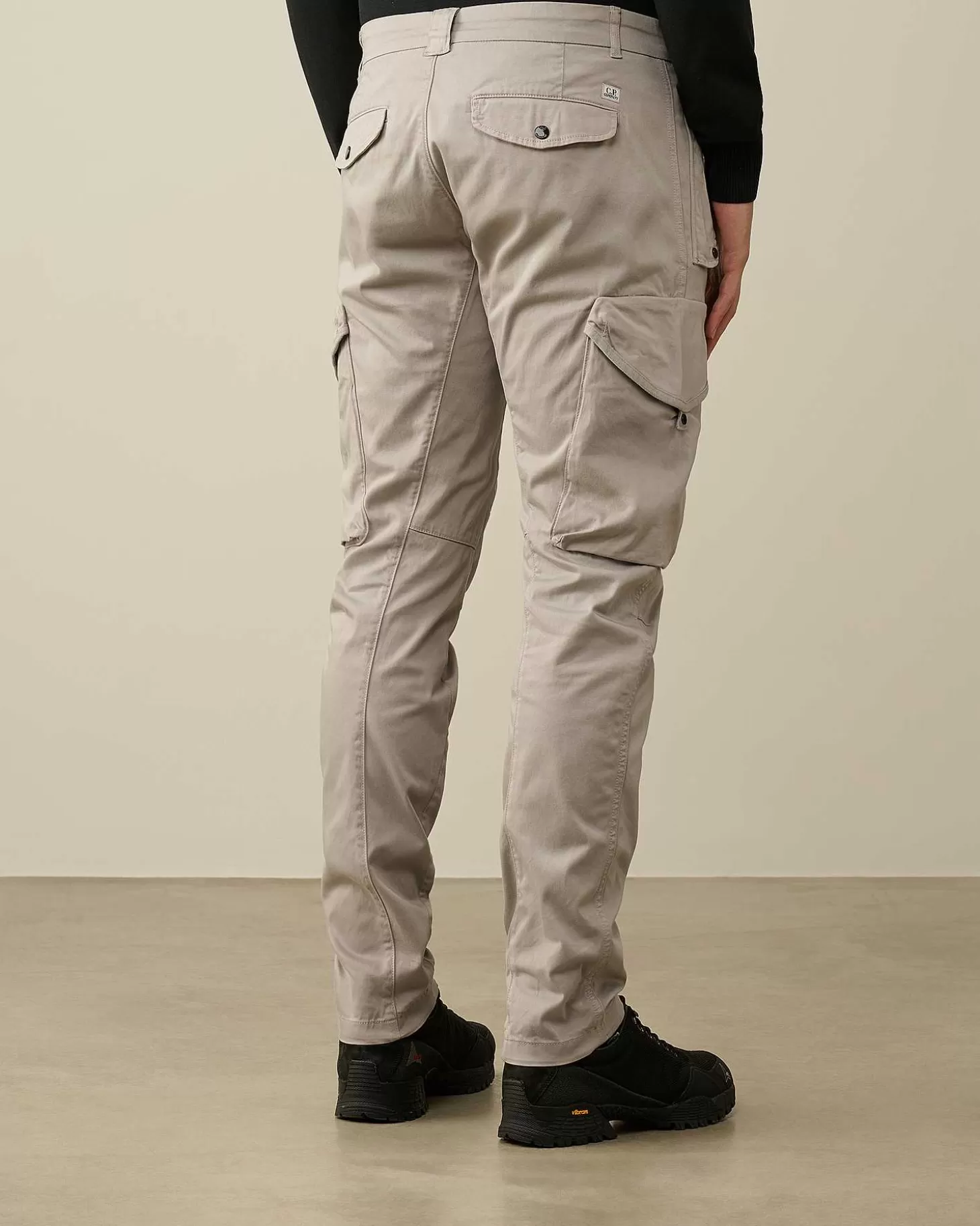 stretch_sateen_ergonomic_lens_utility_pants_3-4.webp Homme C.P. Company Pantalons^Stretch Sateen Ergonomic Lens Utility Pants