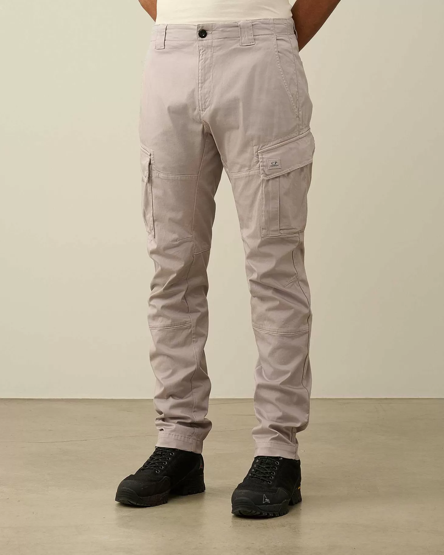stretch_sateen_ergonomic_logo_cargo_pants_2-4.webp Homme C.P. Company Pantalons^Stretch Sateen Ergonomic Logo Cargo Pants