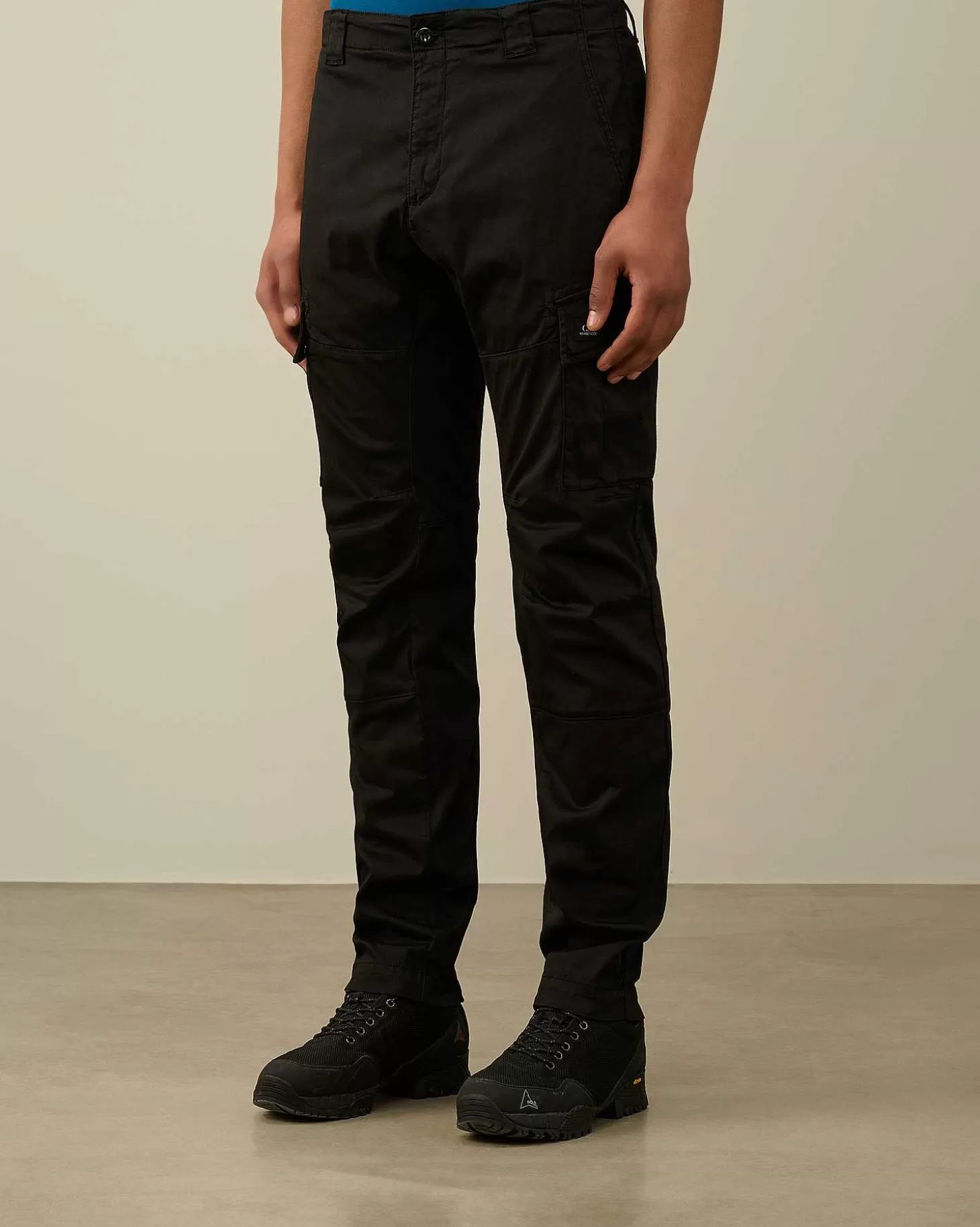 stretch_sateen_ergonomic_logo_cargo_pants_2.webp Homme C.P. Company Pantalons^Stretch Sateen Ergonomic Logo Cargo Pants