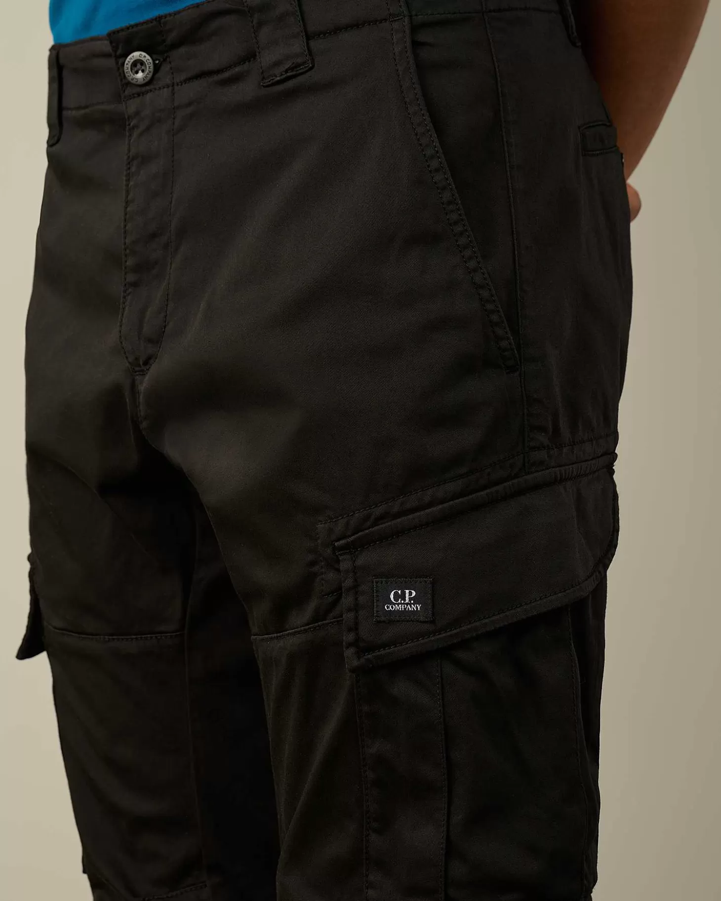 stretch_sateen_ergonomic_logo_cargo_pants_4.webp Homme C.P. Company Pantalons^Stretch Sateen Ergonomic Logo Cargo Pants