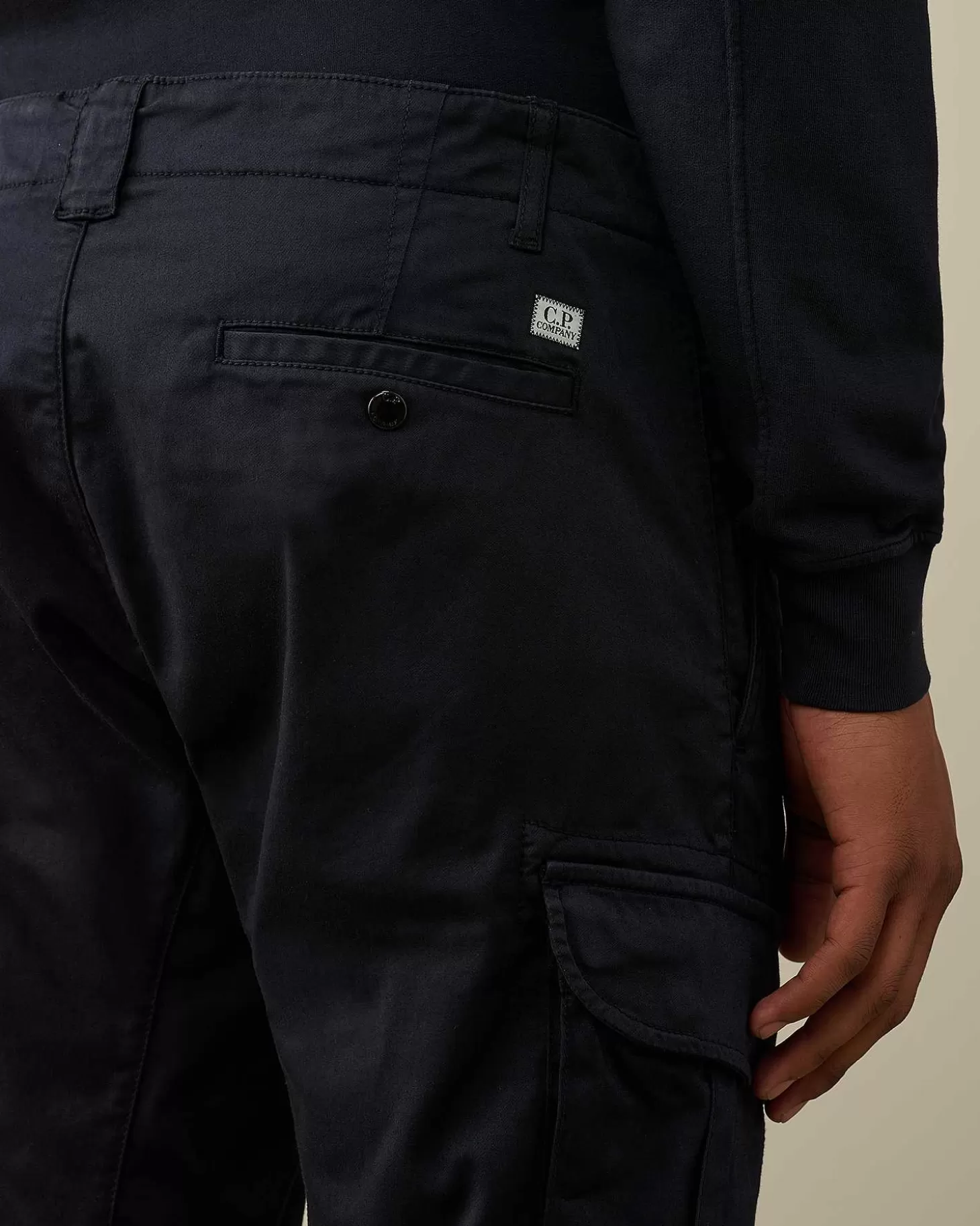 stretch_sateen_ergonomic_logo_cargo_pants_5-2.webp Homme C.P. Company Pantalons^Stretch Sateen Ergonomic Logo Cargo Pants