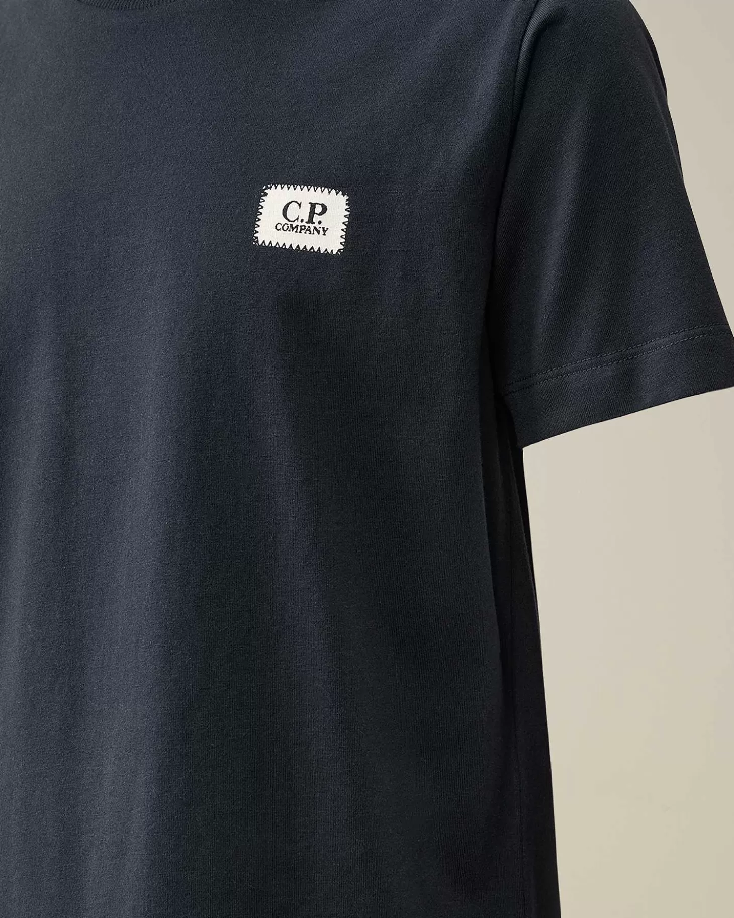 u16_cotton_jersey_301_logo_tshirt_4-6.webp Kids C.P. Company Vêtements 10-14 Ans^U16 Cotton Jersey 30/1 Logo T-Shirt